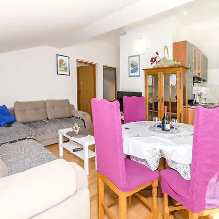 Nada Apartamento Tribalj