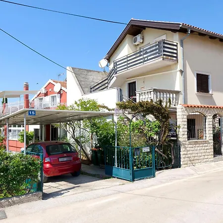 Nada Apartamento Tribalj